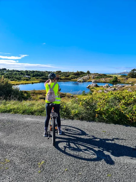 Lady Bicycle Taking Smartphone Photos Lake Burtonport County Donegal Ireland — Stock Photo, Image