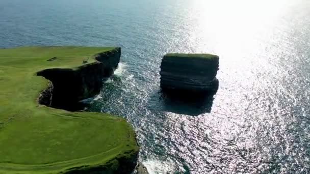 Aerial View Dun Briste Sea Stack Downpatrick Head County Mayo — Video