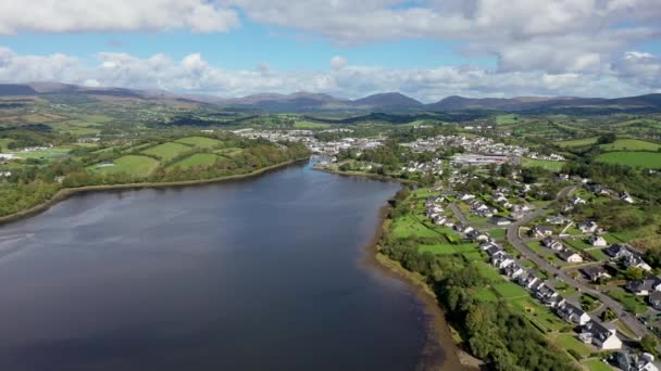 アイルランド ドニゴール州ドニゴール町の空中風景 — ストック動画