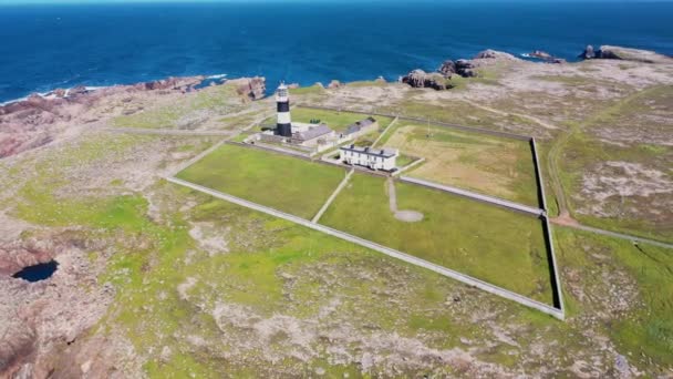 Вид Воздуха Маяк Острове Тори Графство Донегал Ирландия — стоковое видео