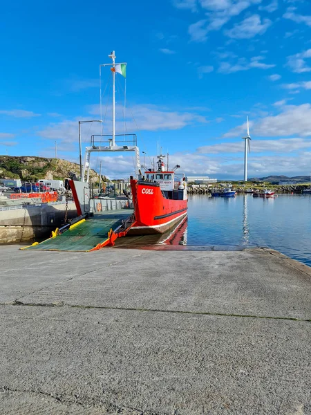 Burtonport County Donegal Ireland August 2022 Ferry Leaving Arranmore — 图库照片