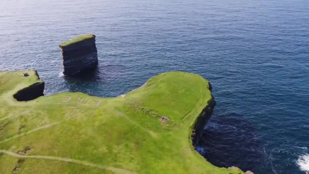 Aerial View Dun Briste Sea Stack Downpatrick Head County Mayo — Vídeo de stock