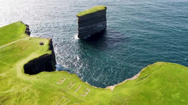 Aerial View Dun Briste Sea Stack Downpatrick Head County Mayo — Wideo stockowe