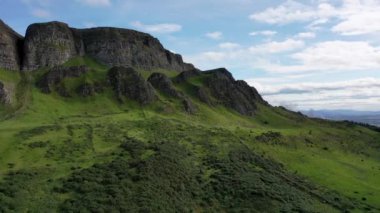 Güzel Binevenagh Dağı Kuzey İrlanda 'da Limavady yakınlarında..