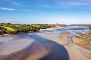 İrlanda 'nın Donegal ilçesindeki Ards Orman Parkı' nın hava görüntüsü..