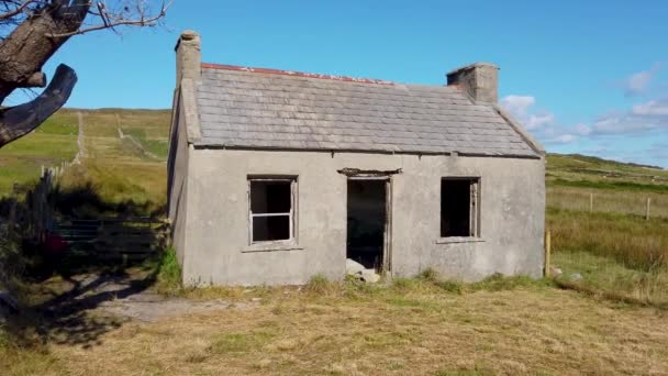 Old Abandoned Cottage Arranmore Island County Donegal Irsko — Stock video