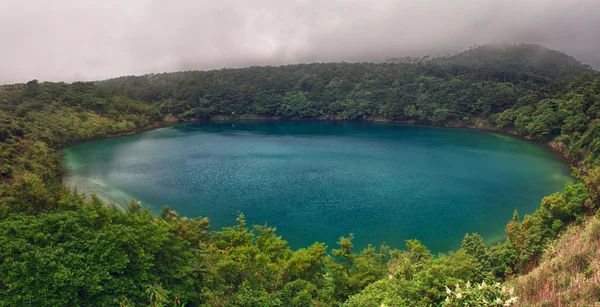 Jezero v kirishima — Stock fotografie