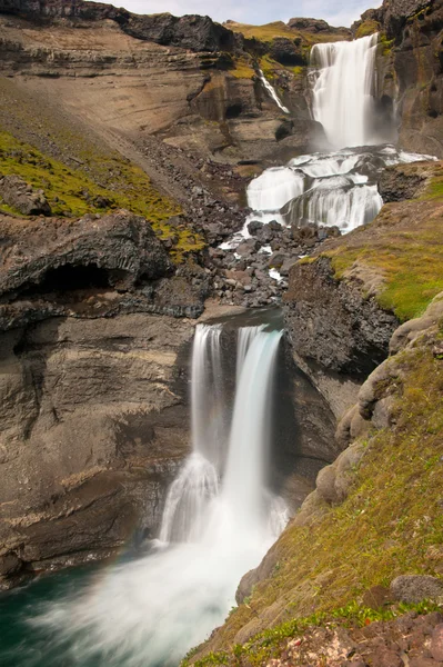 Isländischer Wasserfall — Stockfoto