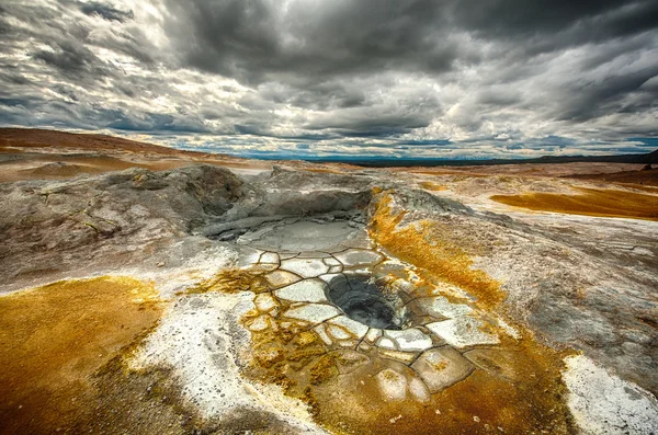 Мусорный бак — стоковое фото