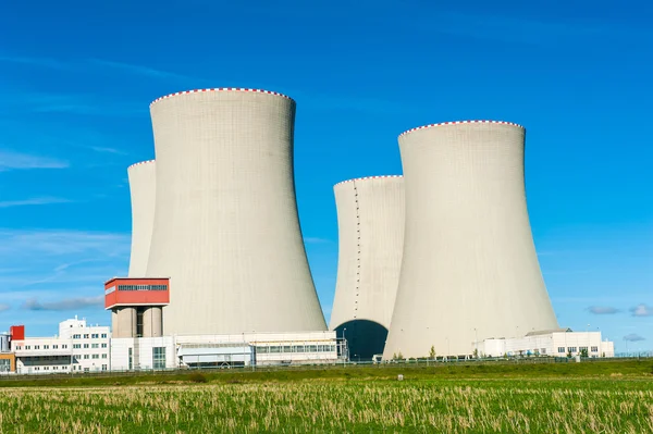 Nucler електростанція — стокове фото