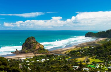 Piha Beach