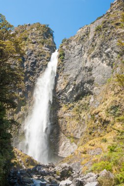 Devil's Punchbowl Falls 