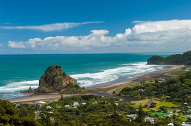 Piha Beach