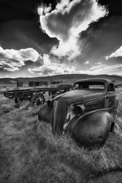 Épave Une Ancienne Voiture Rouillée Dans Une Ville Fantôme Bodie — Photo