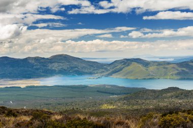 Rotoaira Gölü Mt. Tongariro Ulusal Parkı 'ndan Tongariro' ya. Kuzey Adası, Yeni Zelanda