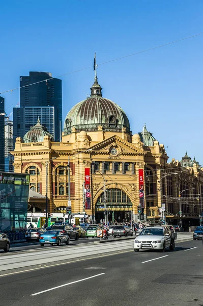 Melbourne Österrike Oktober 2013 Tung Trafik Morgonen Framför Flinders Street — Stockfoto