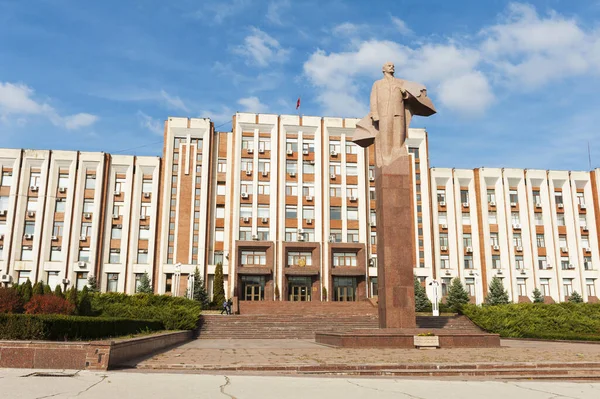 Tiraspol Transnistria October 2015 Transnistria Parliament Building Statue Vladimir Leninr — Stockfoto