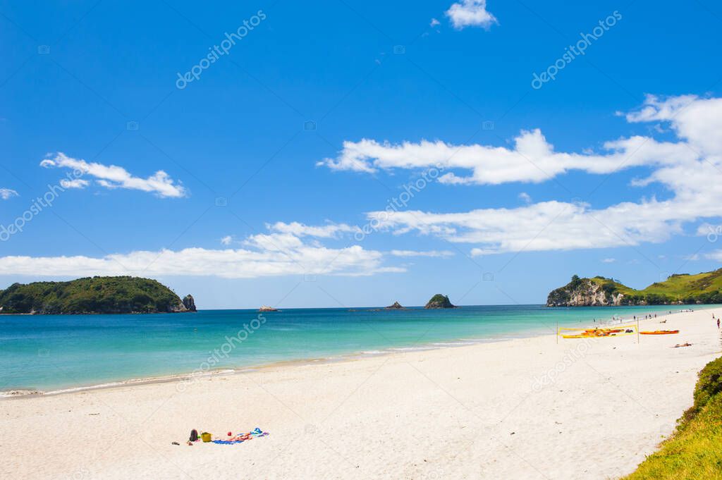 Photo of a beautiful white sand Hahei beach at Cathedral Cove Marine Reserve, Coromandel Peninsula, New Zealand. 