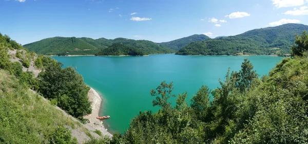 Jezero Gazivode Řece Ibar Největší Vodní Nádrž Kosovu Panoramatická Fotografie — Stock fotografie