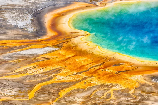 Szczegółowe Zdjęcie Wielkiej Pryzmatycznej Wiosny Góry Park Narodowy Yellowstone Wyoming — Zdjęcie stockowe