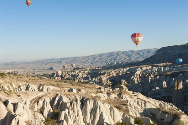 Montgolfières Survolant Cappadoce Près Goreme Lever Soleil Turquie — Photo