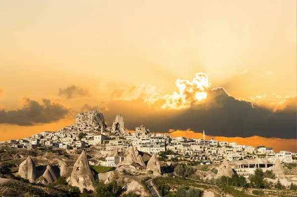 Uchisar Slott Solnedgången Cappadocia Turkiet — Stockfoto