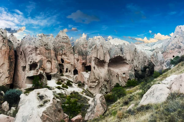 Espectacular Formación Rocas Forma Dientes Antiguas Cuevas Cristianas Valle Zelve — Foto de Stock