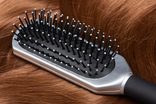 Wavy Red Human Hair Hairbrus — Stock Photo, Image