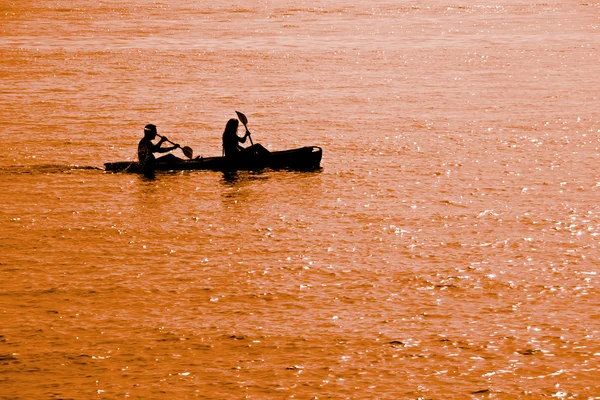 Kayaking at dusk — Stock Photo, Image