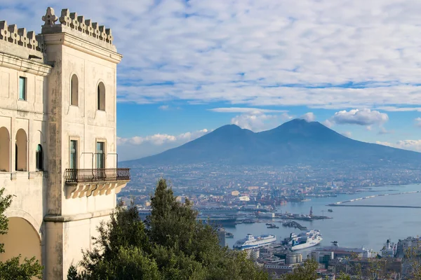 Vista de Nápoles desde las colinas — Foto de Stock