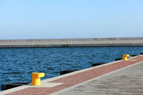 Estakada, nabrzeże - portu szczegóły liny uciąg — Zdjęcie stockowe