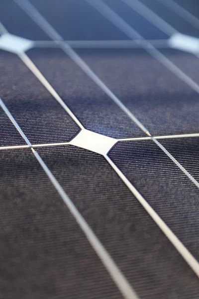 Paneles fotovoltaicos - concepto de energía solar — Foto de Stock