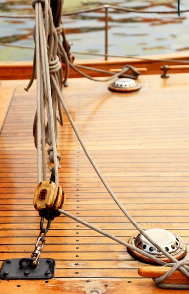 Ship rigging on old yacht — Stock Photo, Image