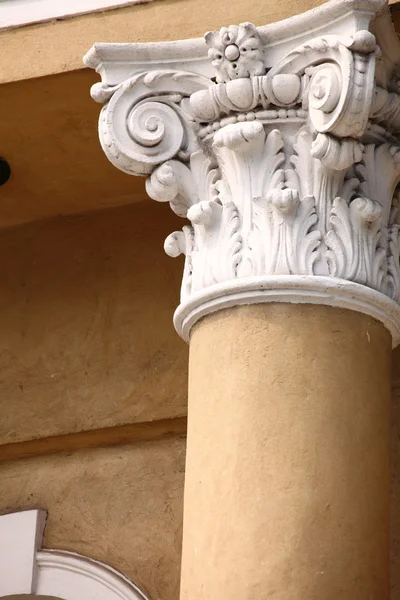 Pilastri classici con dettaglio portico — Foto Stock