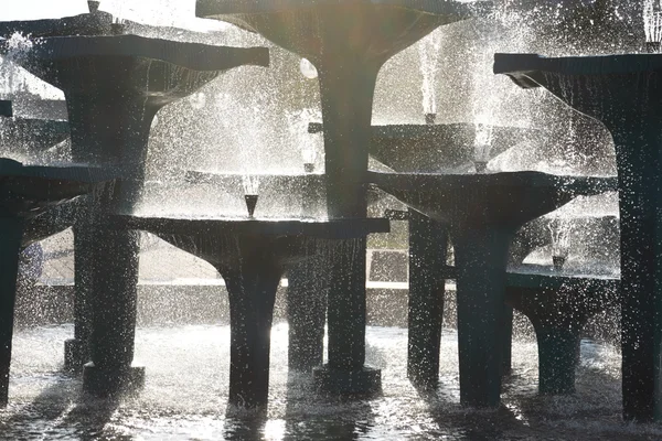 Reflecting Pool Fountain Creates outdoor — Stock Photo, Image