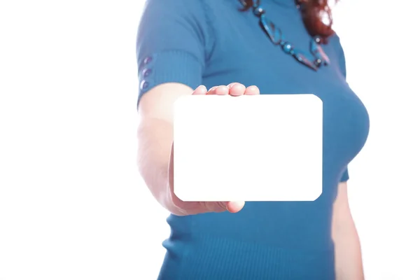 Бланк визитки в женской руке — стоковое фото
