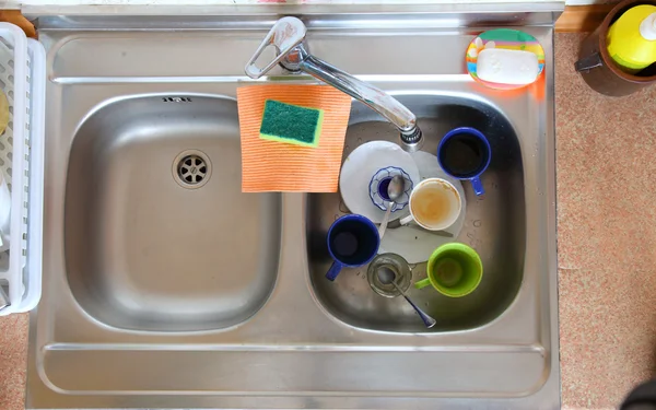 Ciotola di lavaggio in tazza da cucina — Foto Stock
