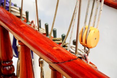 Gemi eski yatta arma