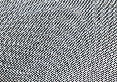 Beyaz çit zemin üzerine yat