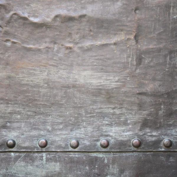 Placa de metal preto ou textura de armadura com rebites — Fotografia de Stock