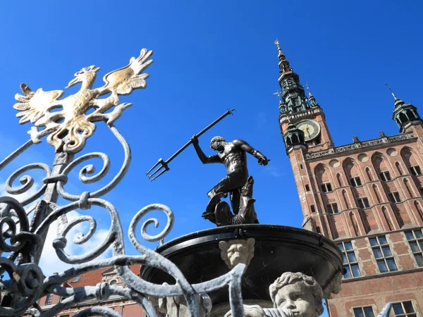 Fontaine Neptune et hôtel de ville à Gdansk, Pologne — Photo