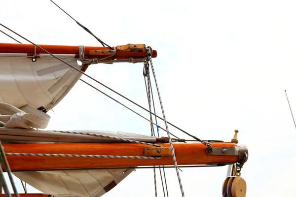 Ship rigging on old yacht — Stock Photo, Image