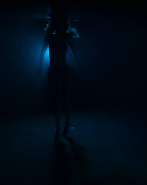 Gyönyörű Lány Táncol Víz Alatt Kiváló Minőségű Fénykép — Stock Fotó