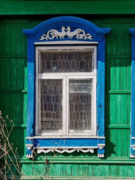 Vyřezávané Destičky Starých Dřevěných Oken — Stock fotografie