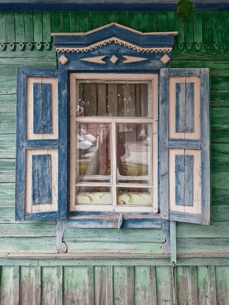 Verkleidungsbretter Aus Alten Holzfenstern Geschnitzt — Stockfoto