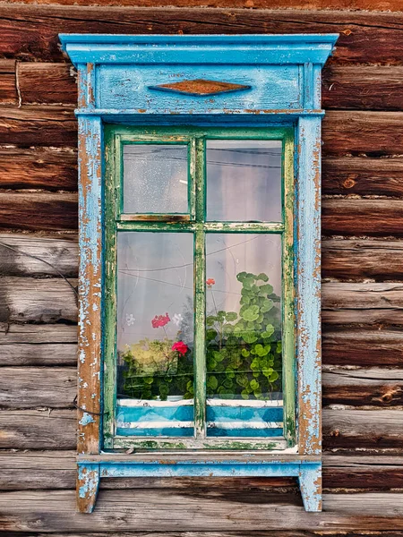 Vyřezávané Destičky Starých Dřevěných Oken — Stock fotografie