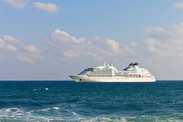 Luxury cruise liner — Stock Photo, Image