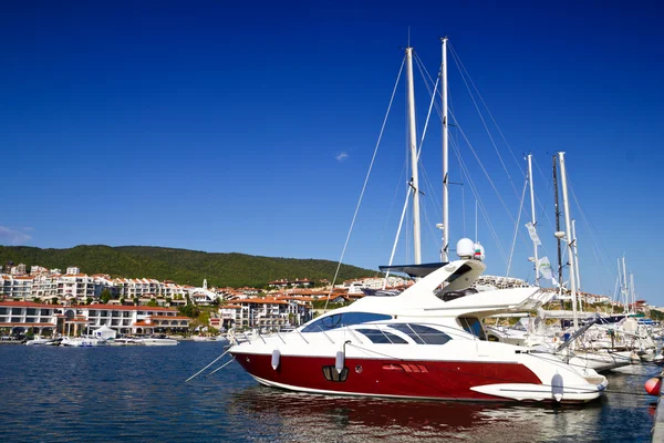 Yachts on the marina — Stock Photo, Image