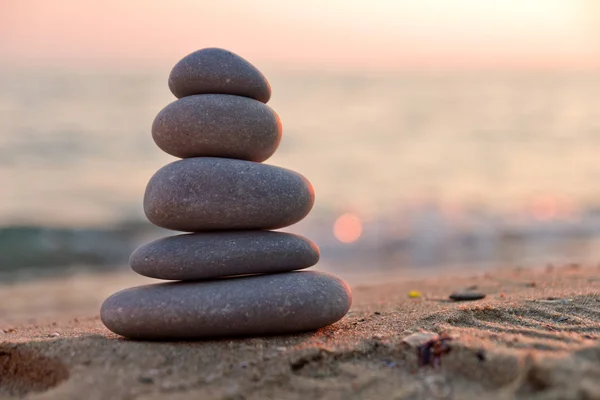 Zen-Steine bei Sonnenuntergang — Stockfoto