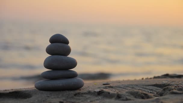 Piedras Zen al atardecer — Vídeos de Stock